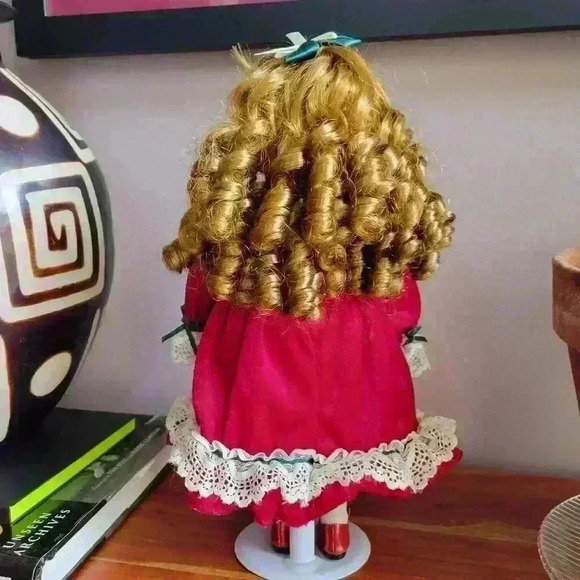 COLLECTOR'S CHOICE VICTORIAN STYLE 12" DOLL REDISH HAIR GREEN EYES VELVET - Picture 3 of 12